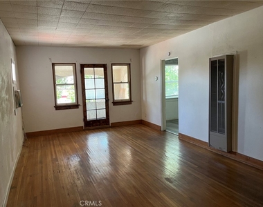 404 N 7th - Photo Thumbnail 1