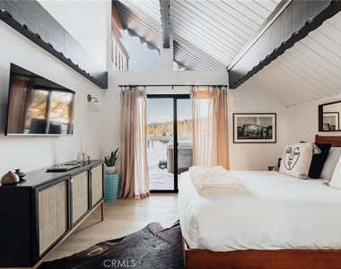 1021 Club View - Photo Thumbnail 15