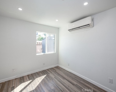 1069 Erringer Road - Photo Thumbnail 3