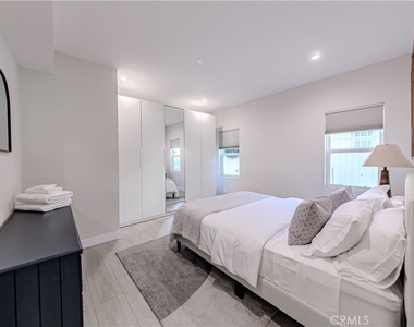 507 N Formosa - Photo Thumbnail 12