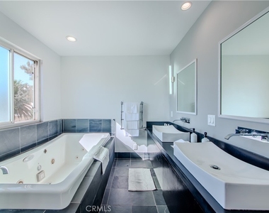 507 N Formosa - Photo Thumbnail 22
