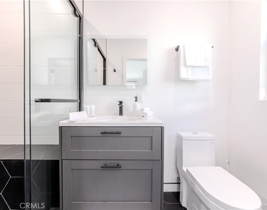 507 N Formosa - Photo Thumbnail 10