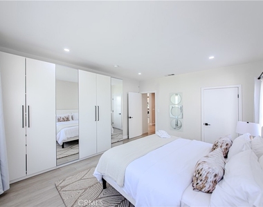 507 N Formosa - Photo Thumbnail 9