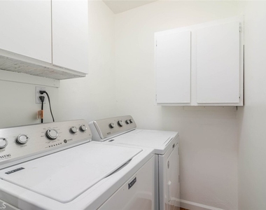 13057 Gladstone Avenue - Photo Thumbnail 25