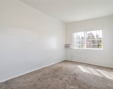 13057 Gladstone Avenue - Photo Thumbnail 19