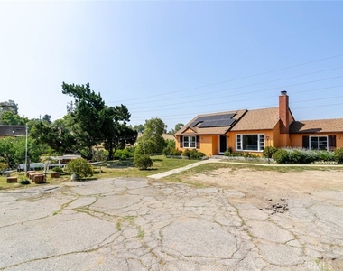 13057 Gladstone Avenue - Photo Thumbnail 5