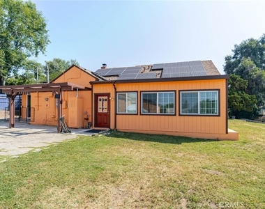 13057 Gladstone Avenue - Photo Thumbnail 3