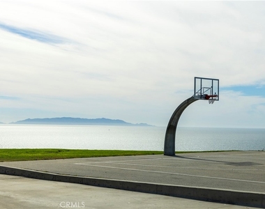 511 S Harbor - Photo Thumbnail 17