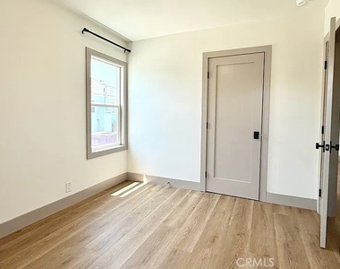 2510 Termino Avenue - Photo Thumbnail 12