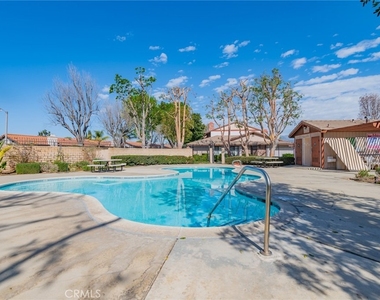 5212 Berkshire Way - Photo Thumbnail 24