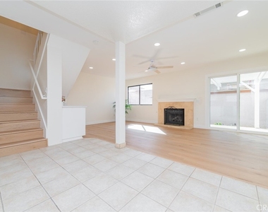 5212 Berkshire Way - Photo Thumbnail 2