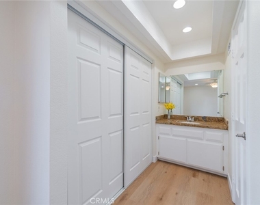 5212 Berkshire Way - Photo Thumbnail 17