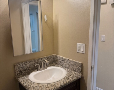 104 Sinclair Avenue - Photo Thumbnail 21