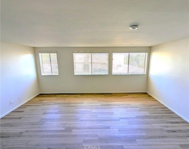 17330 Chatsworth Street - Photo Thumbnail 7
