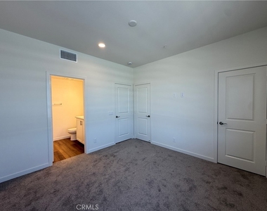 35 Bigsby Drive - Photo Thumbnail 20
