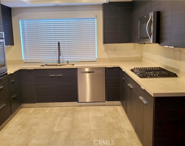 1030 S Rimwood Drive - Photo Thumbnail 3