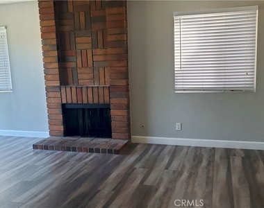 1030 S Rimwood Drive - Photo Thumbnail 4