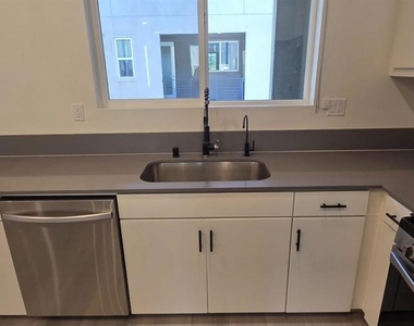 5280 Beachfront - Photo Thumbnail 4