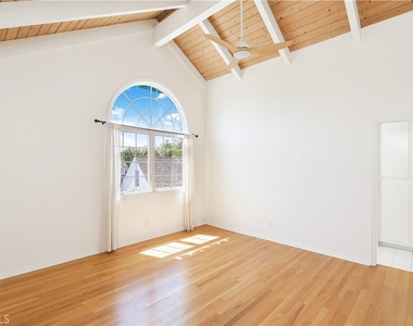 2025 E Balboa - Photo Thumbnail 35