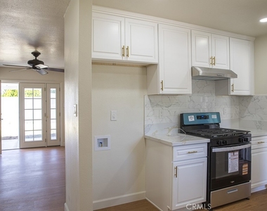 10740 Coloma - Photo Thumbnail 4