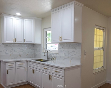 10740 Coloma - Photo Thumbnail 2