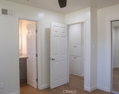 10740 Coloma - Photo Thumbnail 16
