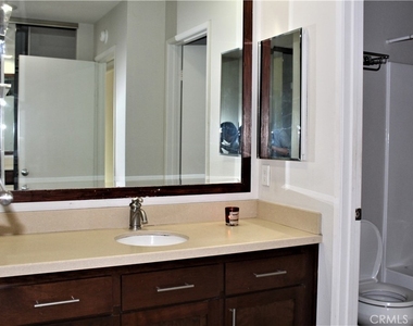 122 Stanford Court - Photo Thumbnail 9