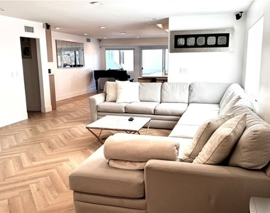 7414 Delco Avenue - Photo Thumbnail 7