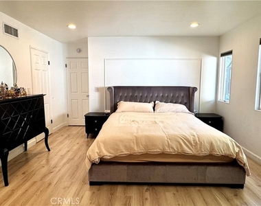 7414 Delco Avenue - Photo Thumbnail 15