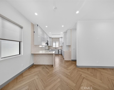 10843 Cantara Street - Photo Thumbnail 4
