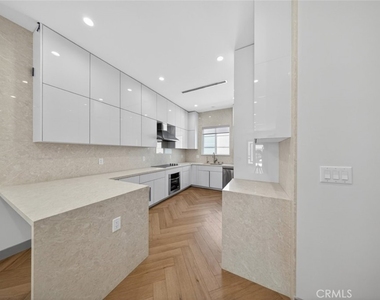 10843 Cantara Street - Photo Thumbnail 6