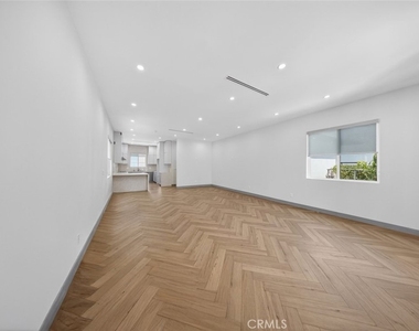 10843 Cantara Street - Photo Thumbnail 3