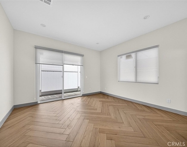10843 Cantara Street - Photo Thumbnail 16