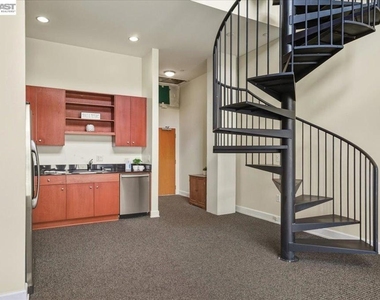 809 Clay St - Photo Thumbnail 10