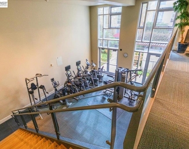 809 Clay St - Photo Thumbnail 19
