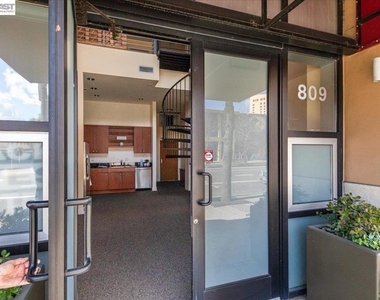 809 Clay St - Photo Thumbnail 2
