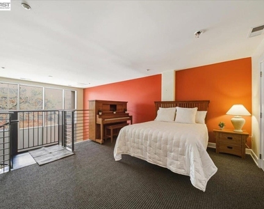 809 Clay St - Photo Thumbnail 15