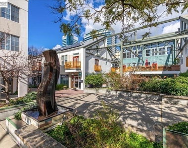 809 Clay St - Photo Thumbnail 32