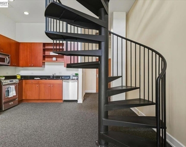 809 Clay St - Photo Thumbnail 13