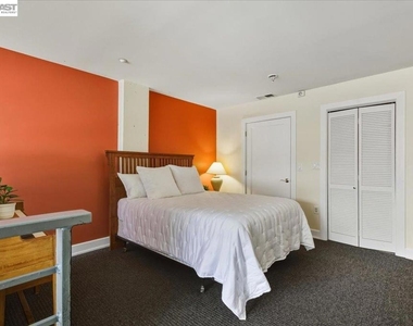 809 Clay St - Photo Thumbnail 14
