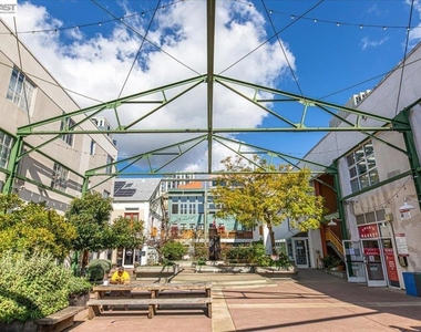 809 Clay St - Photo Thumbnail 31