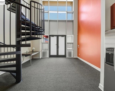 809 Clay St - Photo Thumbnail 5