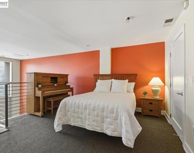 809 Clay St - Photo Thumbnail 16