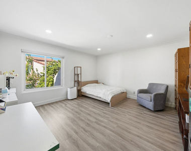 3442 Del Amo Boulevard - Photo Thumbnail 5