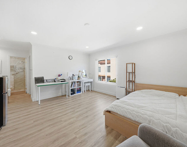 3442 Del Amo Boulevard - Photo Thumbnail 6