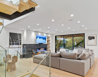 731 N Curson Avenue - Photo Thumbnail 12