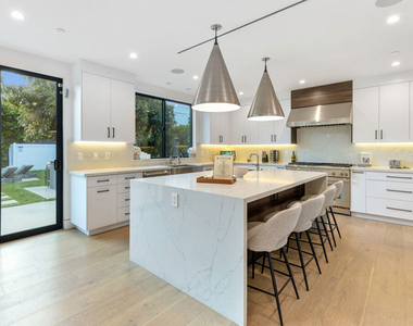 731 N Curson Avenue - Photo Thumbnail 20