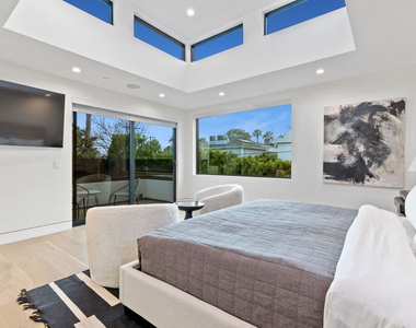 731 N Curson Avenue - Photo Thumbnail 30