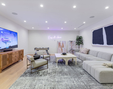 731 N Curson Avenue - Photo Thumbnail 55