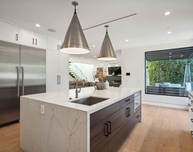 731 N Curson Avenue - Photo Thumbnail 23
